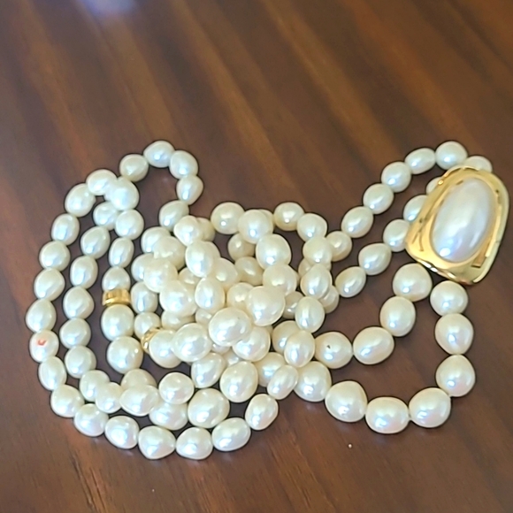 TRIFARI KUNIO MATSUMOTO Vntg Pearlescent Necklace - Picture 2 of 2